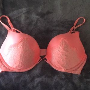 Victoria’s Secret Bombshell Plunge Bra 34C